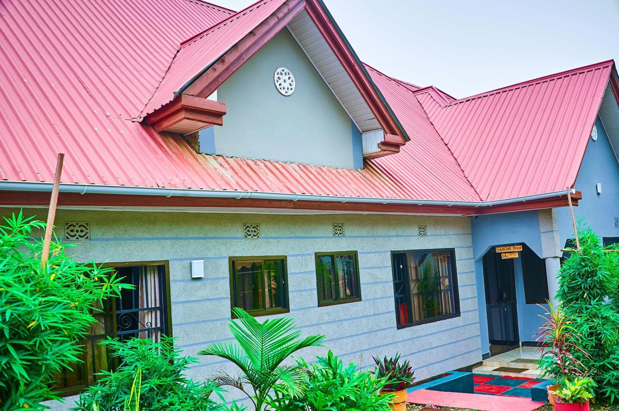 アルーシャ Safari Park House Bed & Breakfast エクステリア 写真